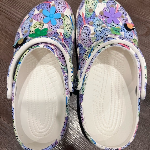 Butterfly Crocs - Picture 4 of 7